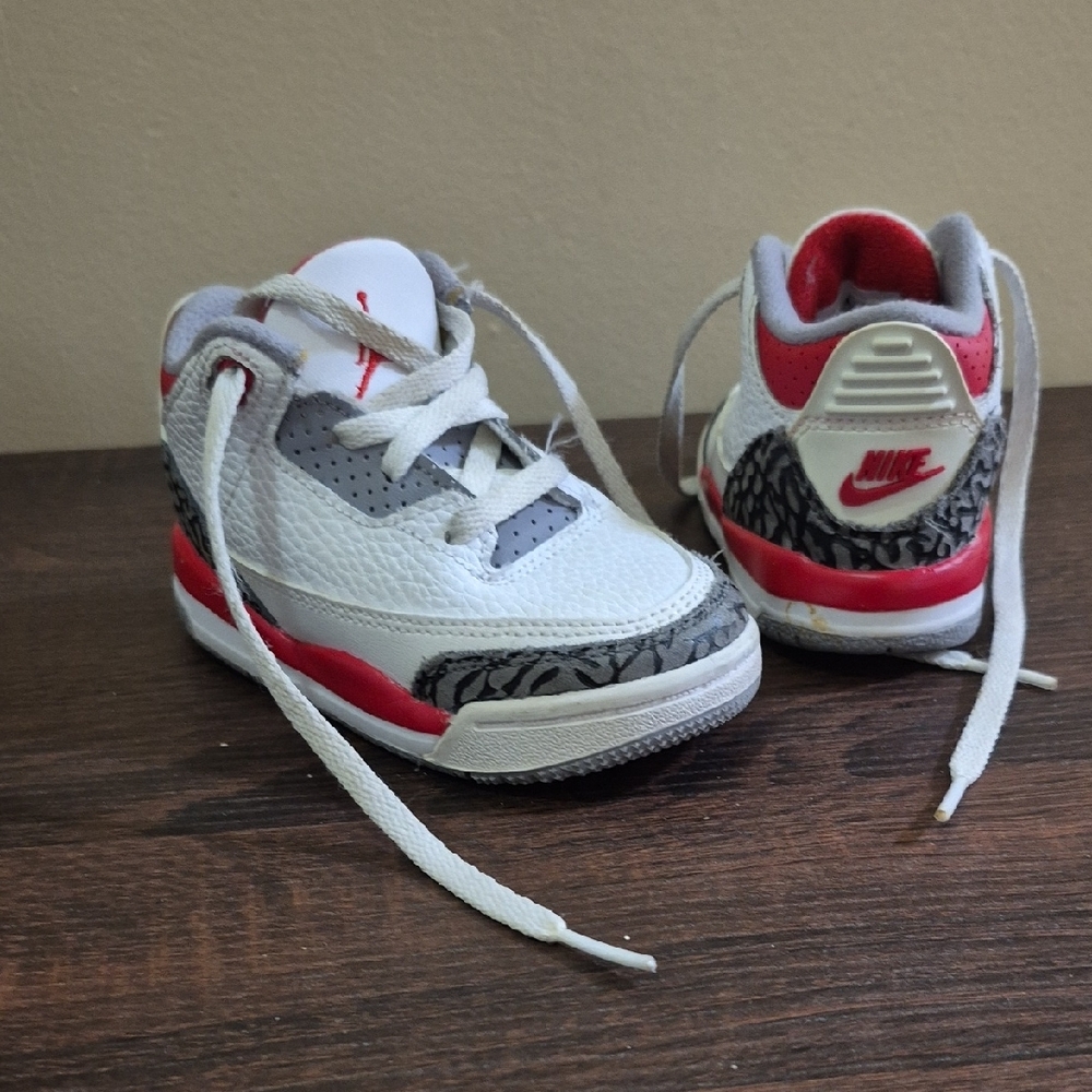 Nike Kids Shoes - White and Red